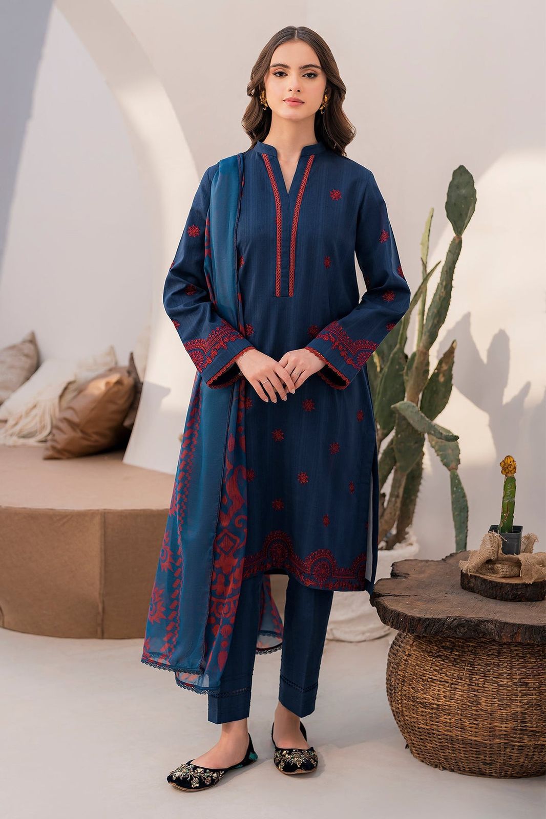 JAZMIN Embroidered lawn Three Piece Suit