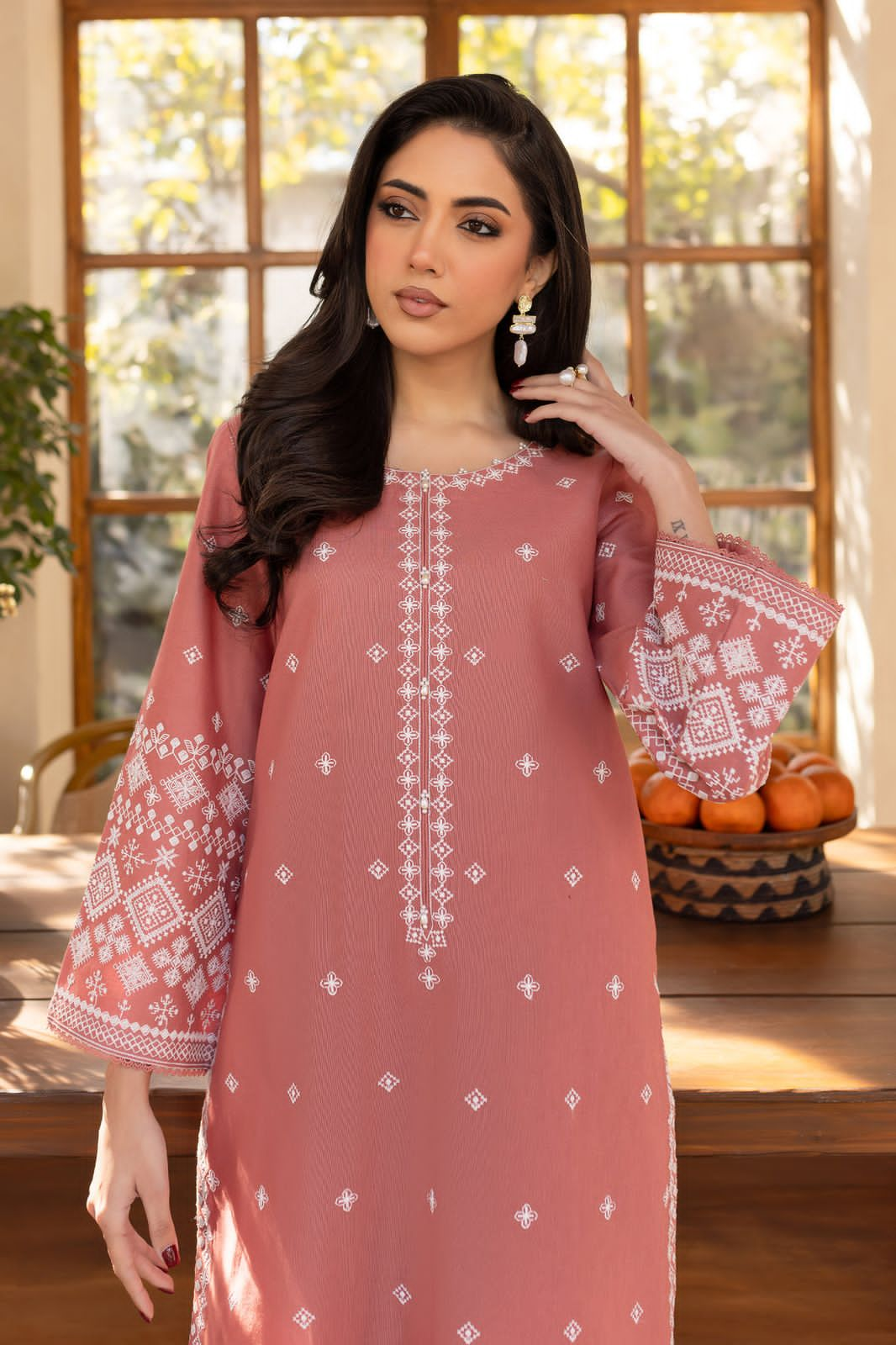 BATIK-2PC LAWN EMBROIDRED SHIRT WITH LAWN EMBROIDRED SLEEVES